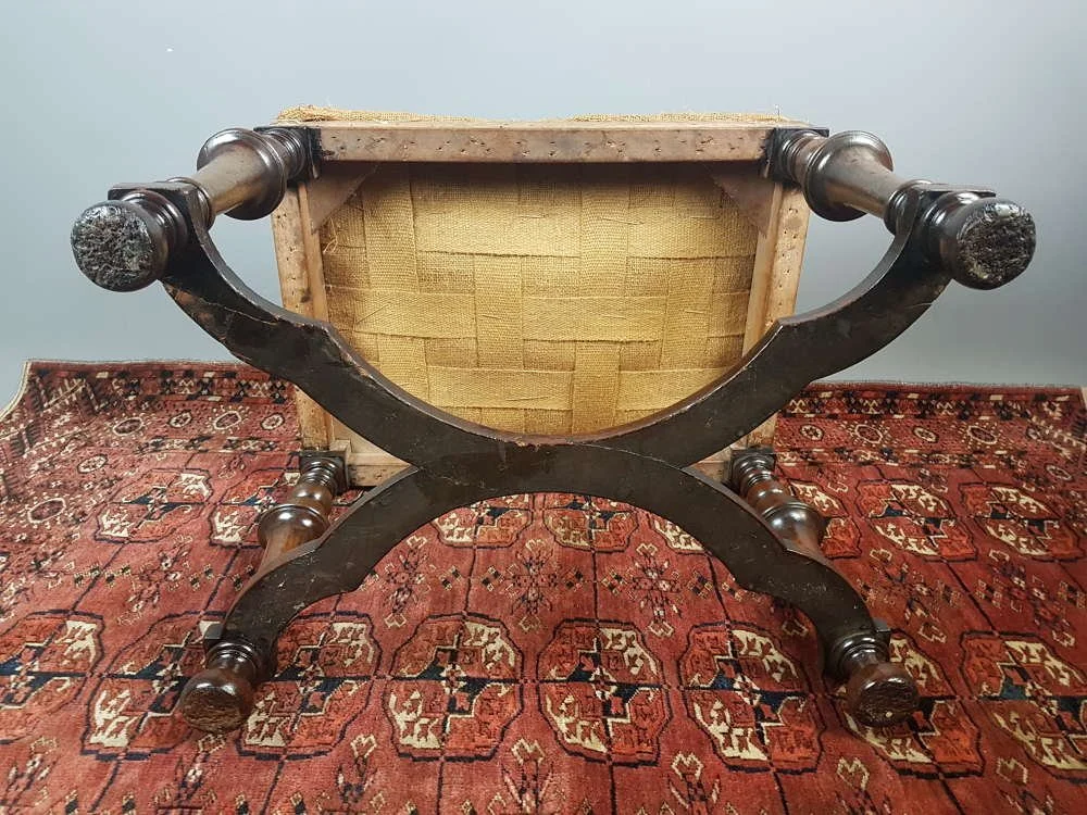 19thc-walnut-william-mary-style-stool_10114_pic6_size2.jpg