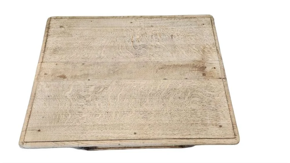18thc-bleached-oak-side-table_10263_pic2_size2.jpg