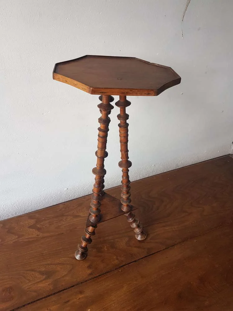 19thc-welsh-folk-art-bobbin-table_10187_pic8_size2.jpg