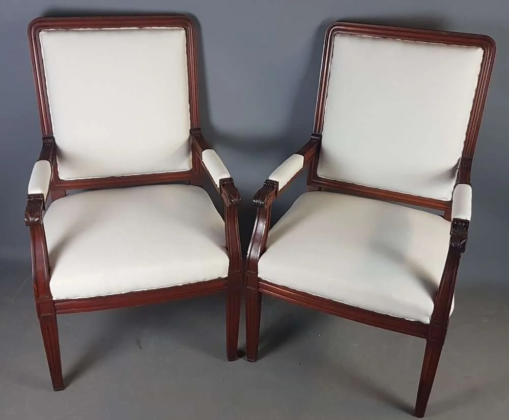 early-20th-century-red-walnut-carved-irish-armchairs_10092_pic2_size2.jpg