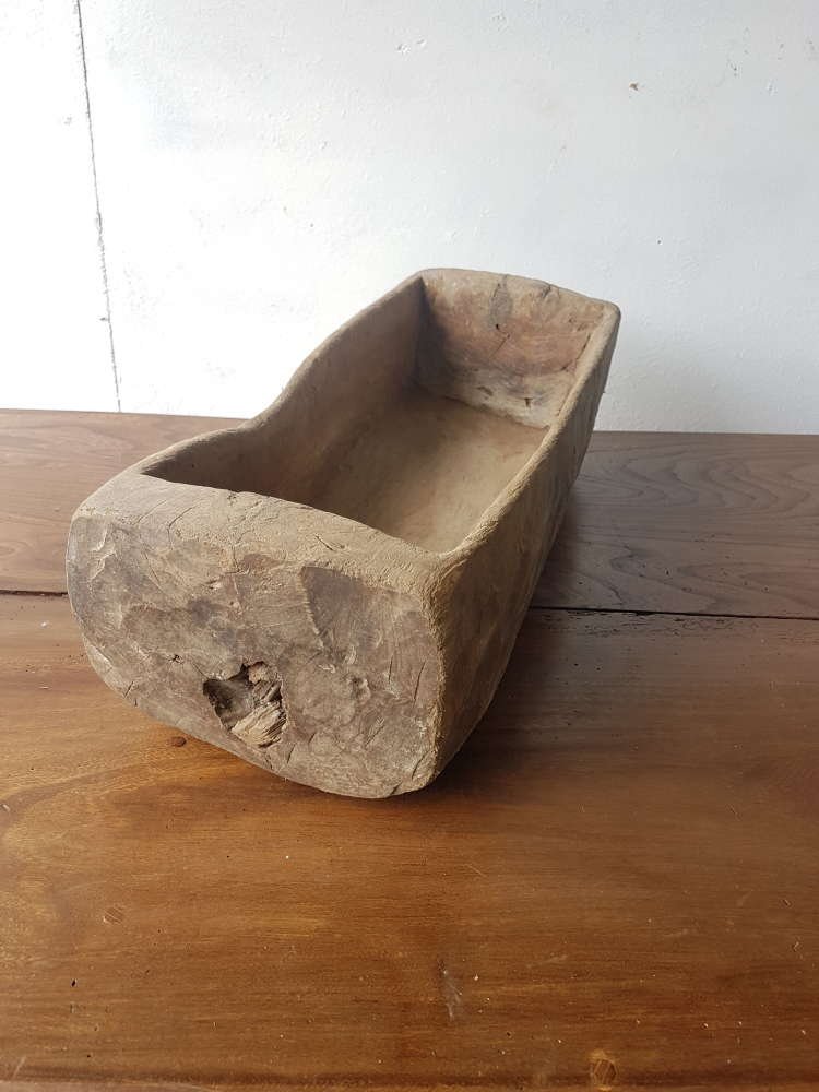hand-hewn-19thc-carpathian-dough-bowl_10192_pic4_size2.jpg