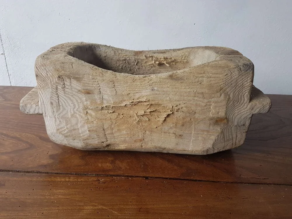 19thc-hungarian-dug-out-bowl_10193_pic2_size2.jpg