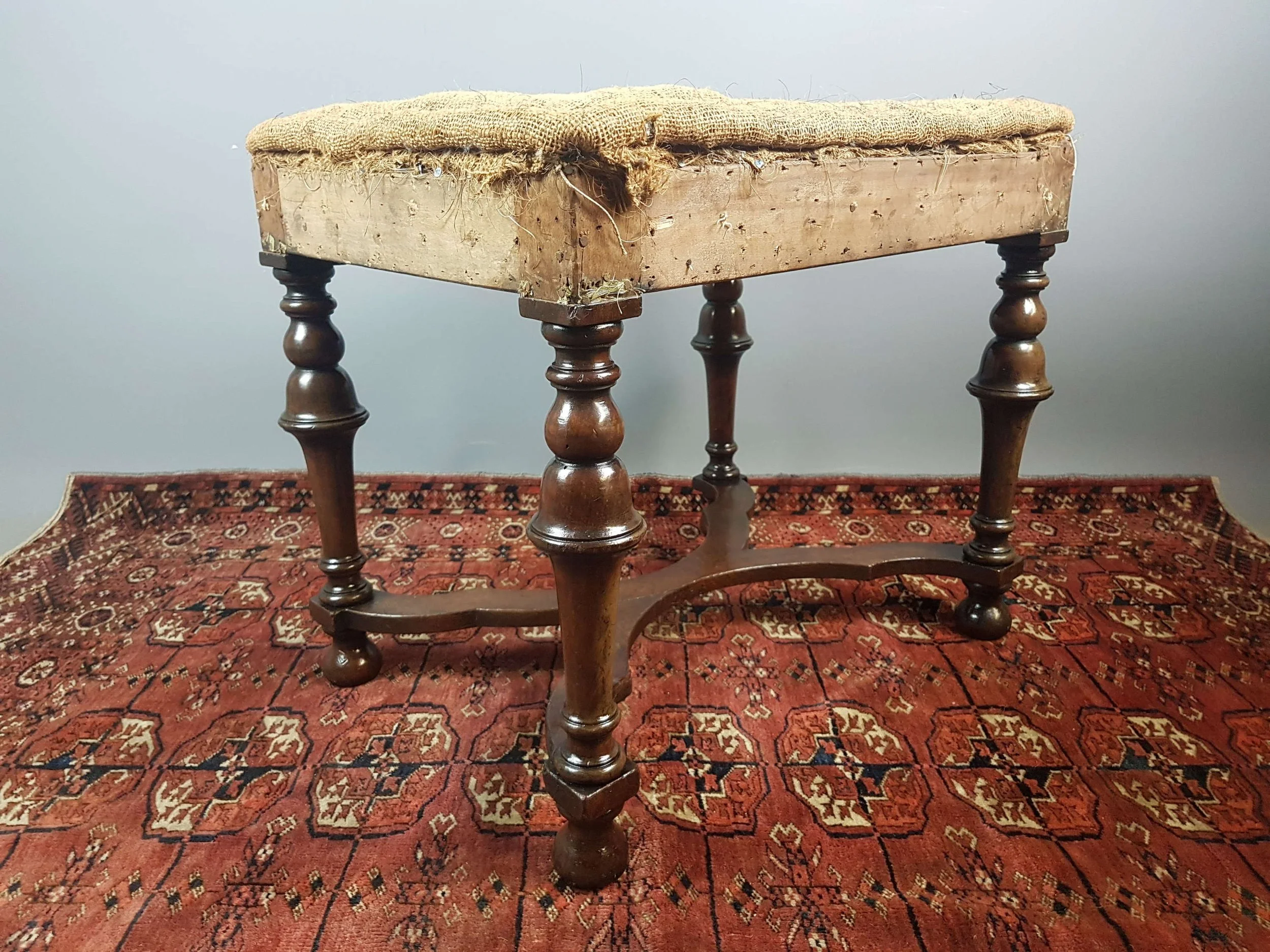 19thc-walnut-william-mary-style-stool_10114_main_size3.jpg