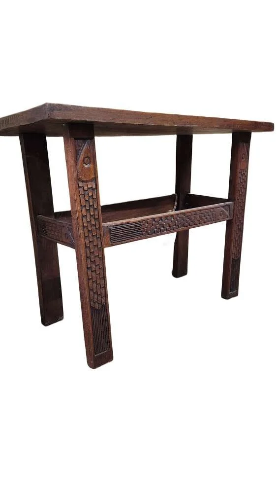 early-20thc-carved-benin-table_10289_pic2_size2.jpg