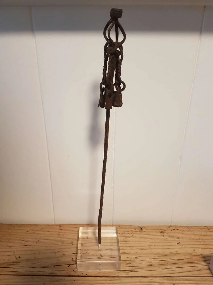 yoruba-benin-gong-staff_10240_pic3_size2.jpg