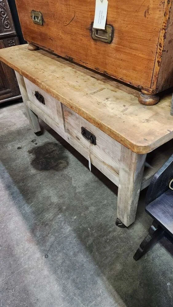 victorian-pine-bakers-table_10293_pic2_size2.jpg