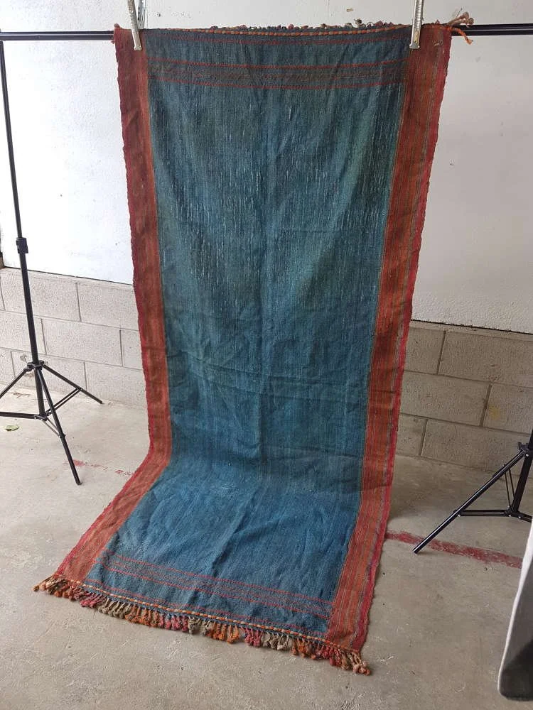 antique-hand-woven-knotted-indigo-blue-rug-with-ground-red-surround_10164_pic2_size2.jpg