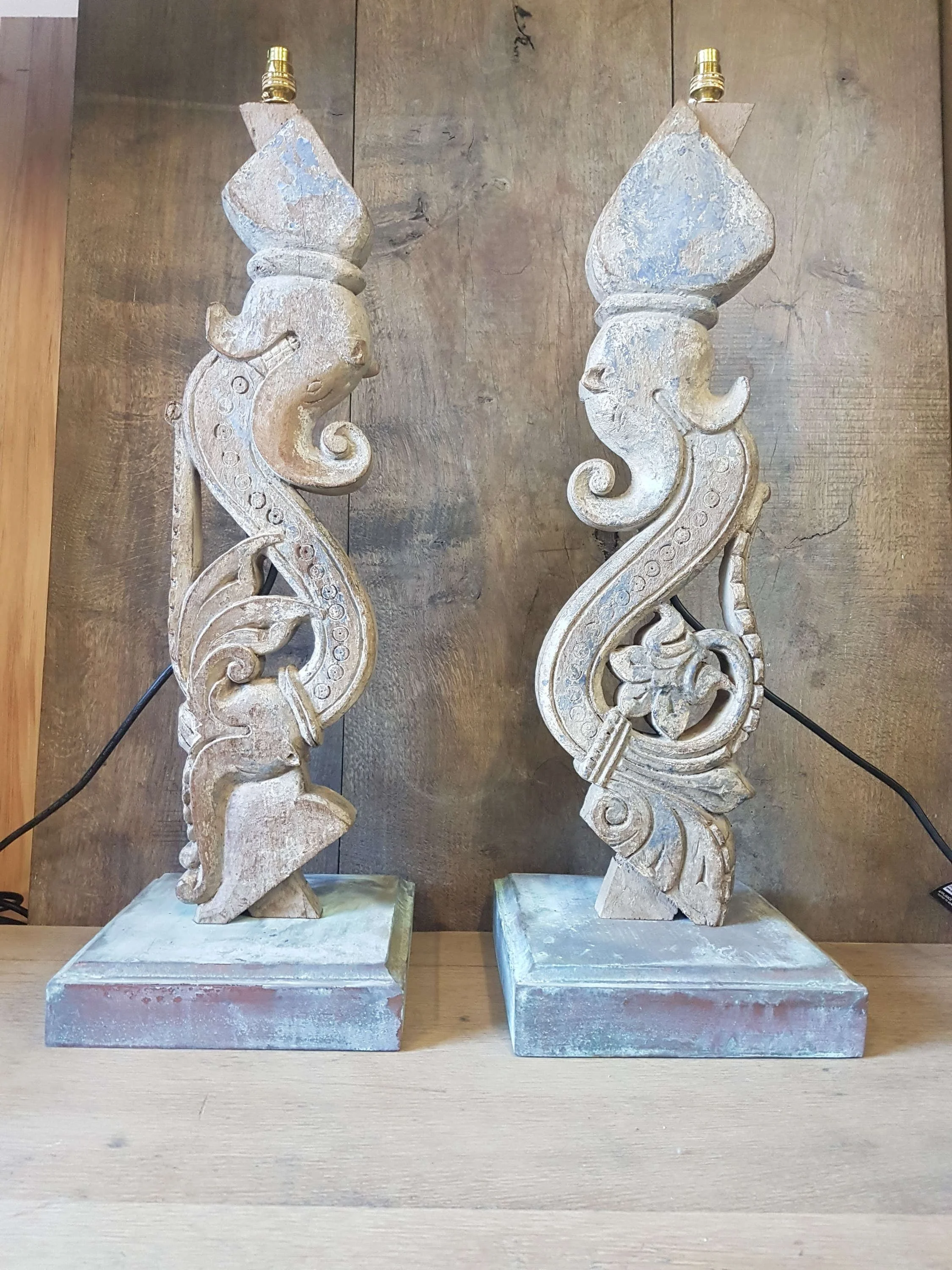 late-19thc-hindu-yali-bracket-lamps_10254_main_size3.jpg