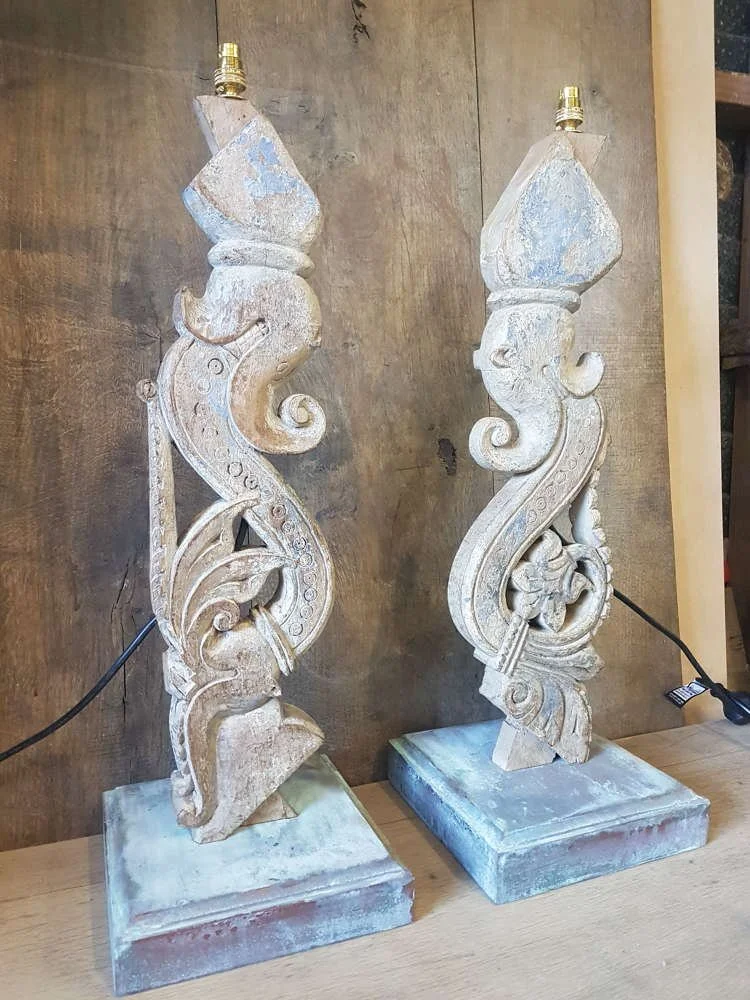 late-19thc-hindu-yali-bracket-lamps_10254_pic5_size2.jpg
