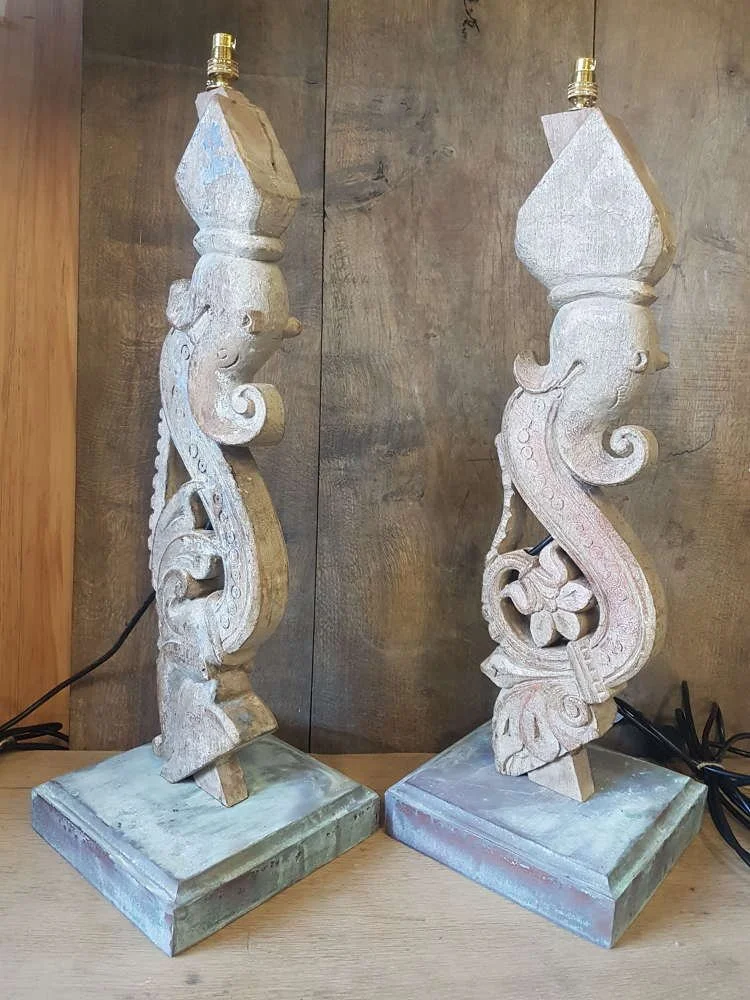 late-19thc-hindu-yali-bracket-lamps_10254_pic2_size2.jpg
