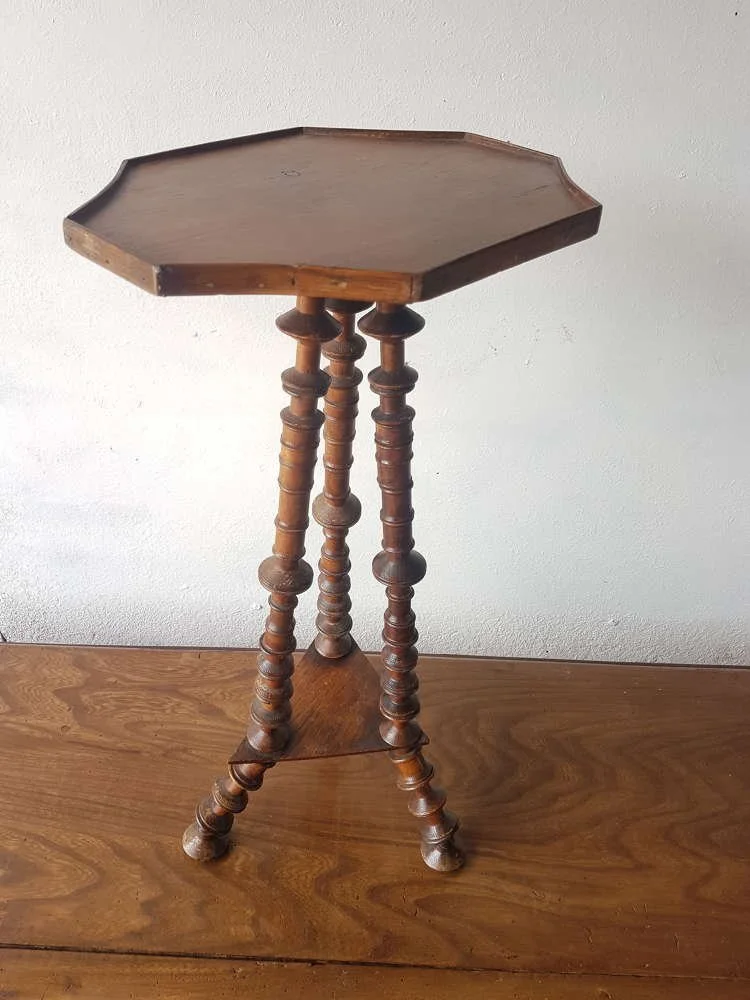 19thc-welsh-folk-art-bobbin-table_10187_pic4_size2.jpg