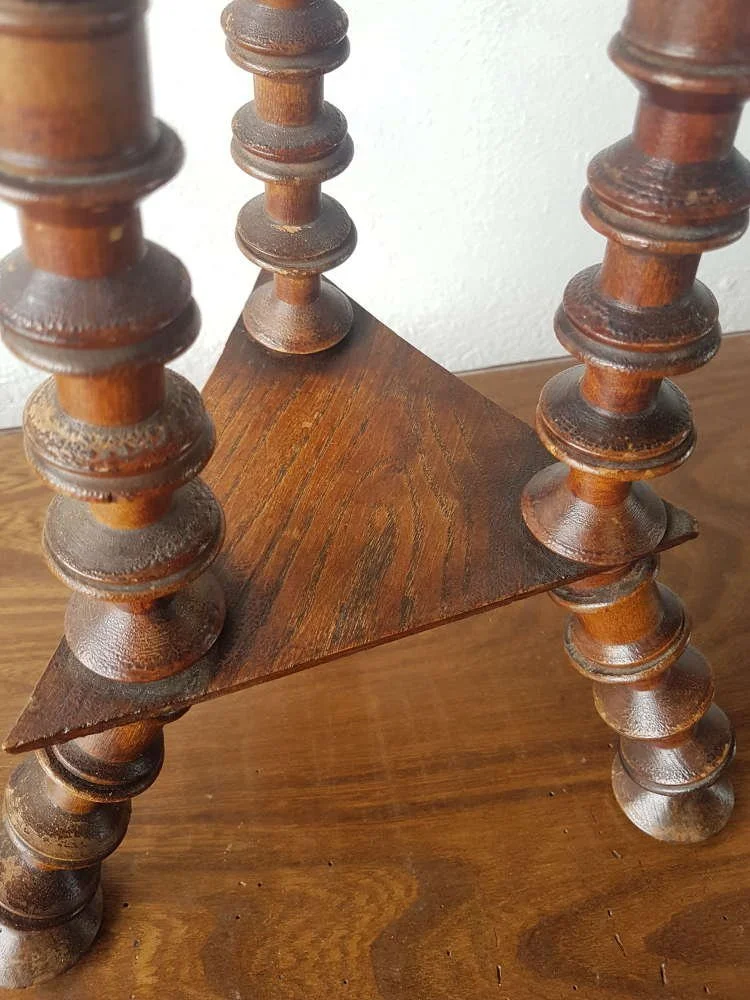 19thc-welsh-folk-art-bobbin-table_10187_pic5_size2.jpg
