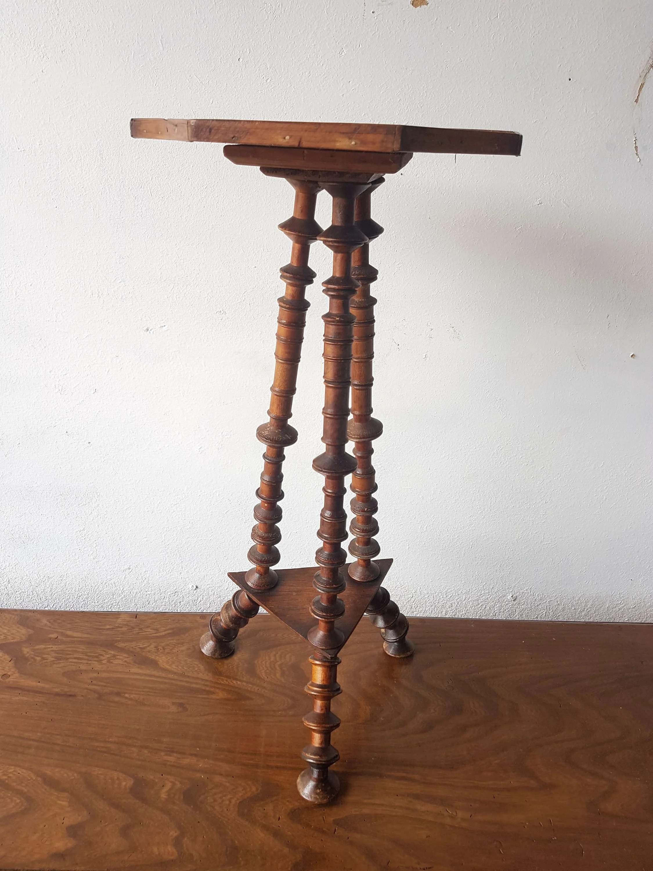 19thc-welsh-folk-art-bobbin-table_10187_main_size3.jpg