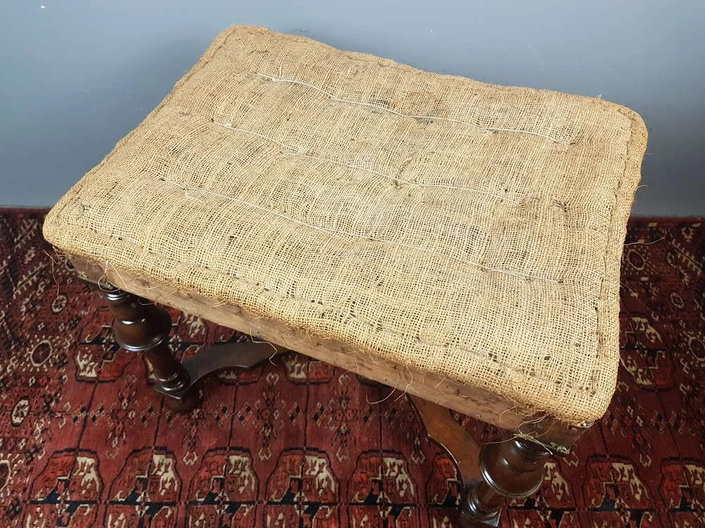 19thc-walnut-william-mary-style-stool_10114_pic3_size2.jpg