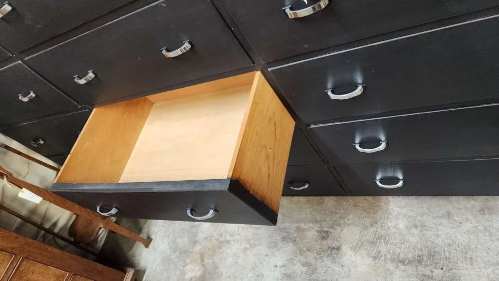 large-1930-s-kauri-drapers-drawers_10278_pic3_size2.jpg