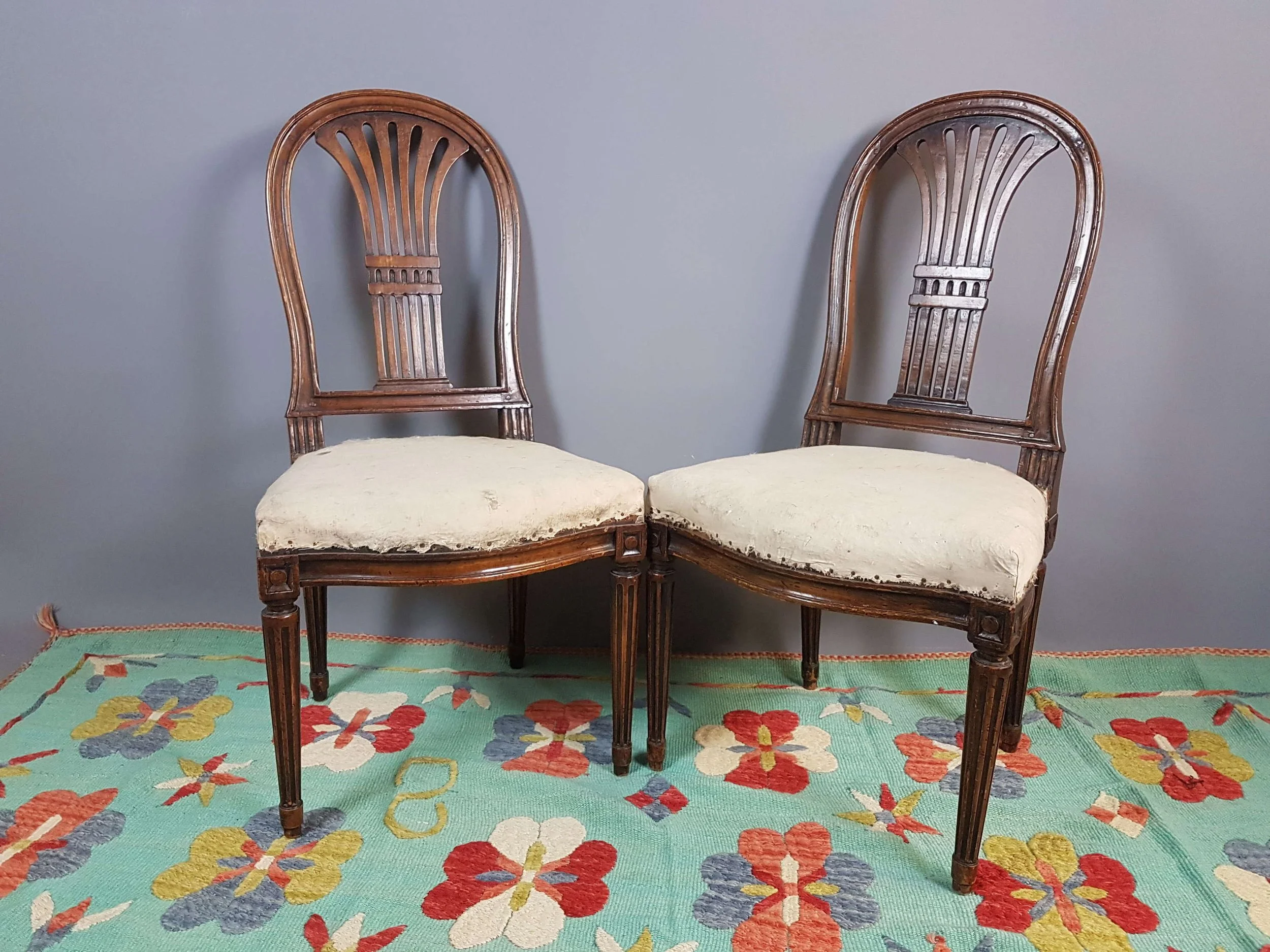 pair-of-early-20thc-swedish-gustavian-chairs_10104_main_size3.jpg