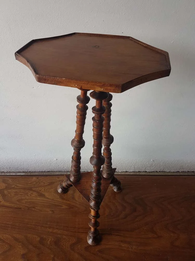 19thc-welsh-folk-art-bobbin-table_10187_pic3_size2.jpg