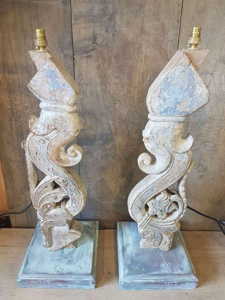 late-19thc-hindu-yali-bracket-lamps_10254_pic4_size2.jpg