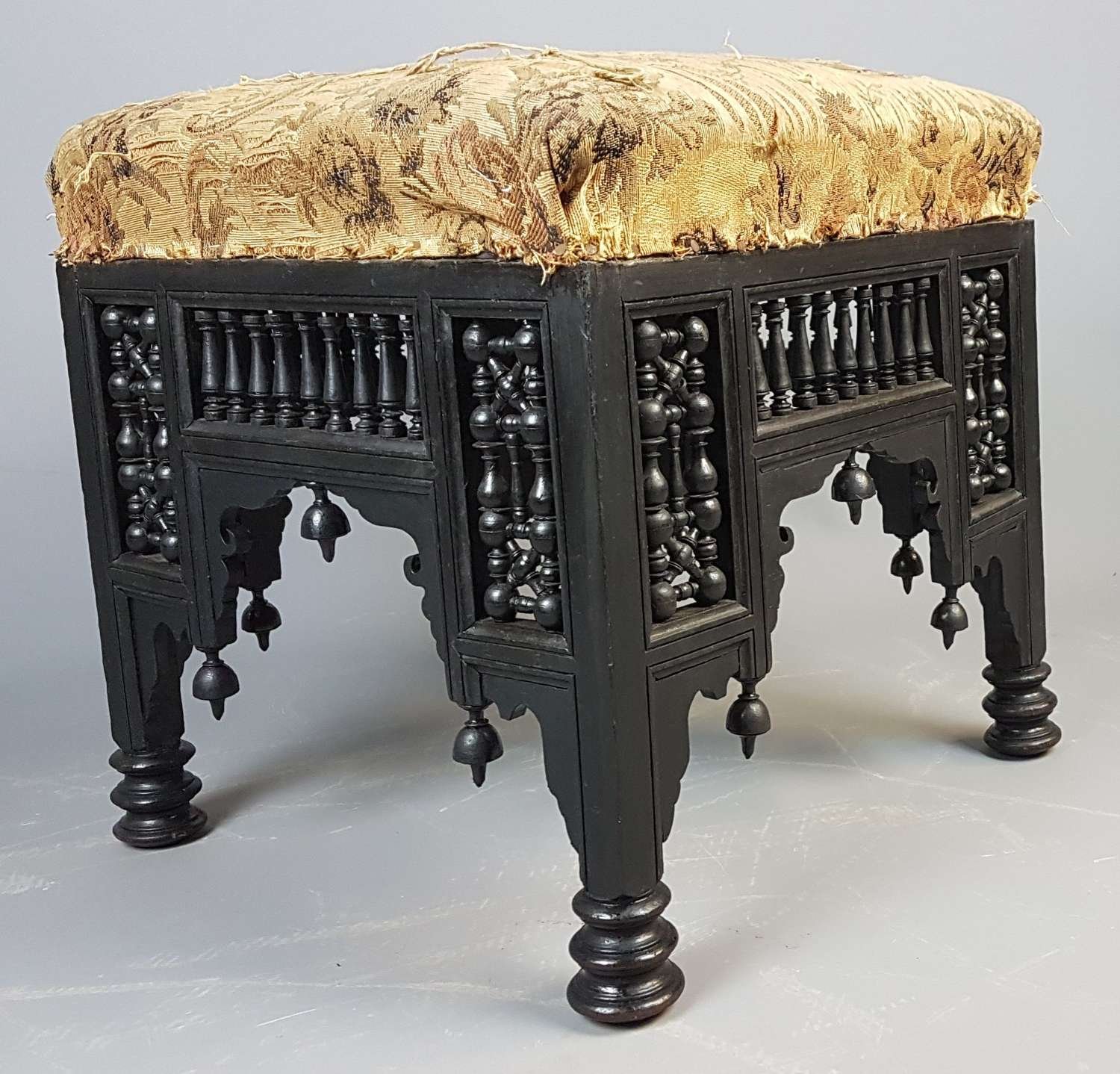 liberty-co-cairo-stool-mashrabiya-turnings-morrocan-style_10120_main_size3.jpg