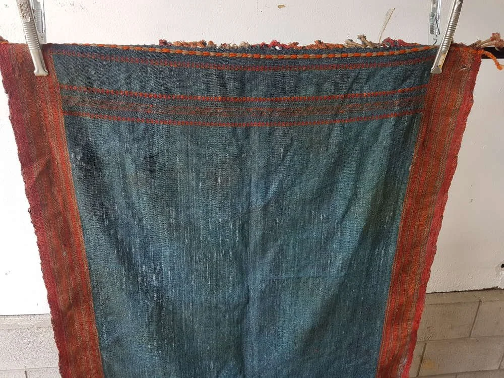 antique-hand-woven-knotted-indigo-blue-rug-with-ground-red-surround_10164_pic6_size2.jpg