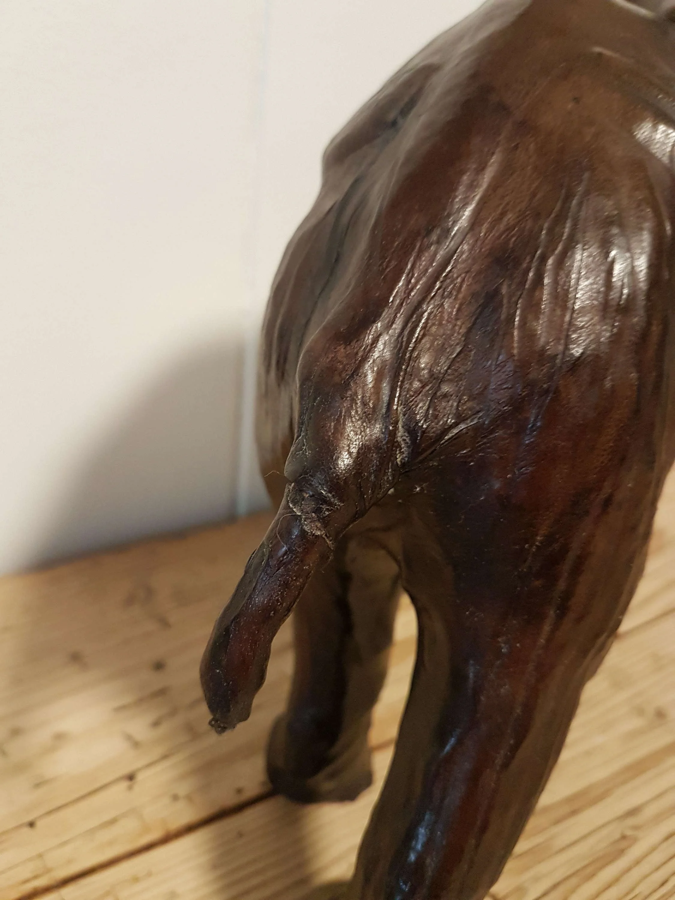 small-leather-wrapped-elephant-retailed-by-liberty-of-london_10218_pic5_size4.jpg