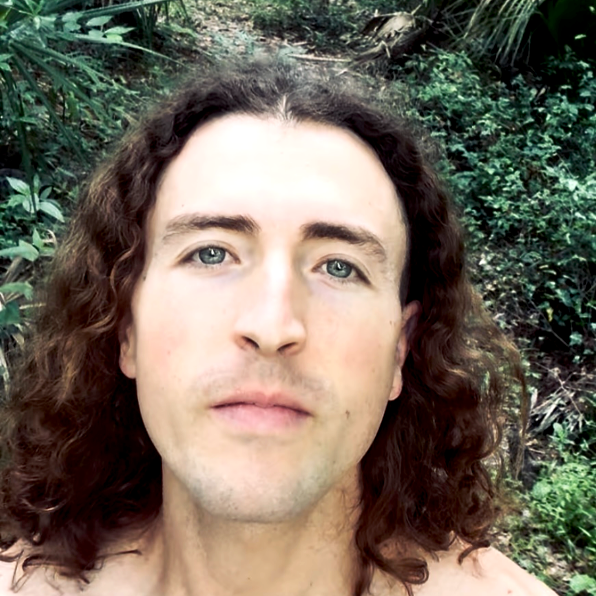 Fasting coach focused on helping others reset their body through dry fasting.