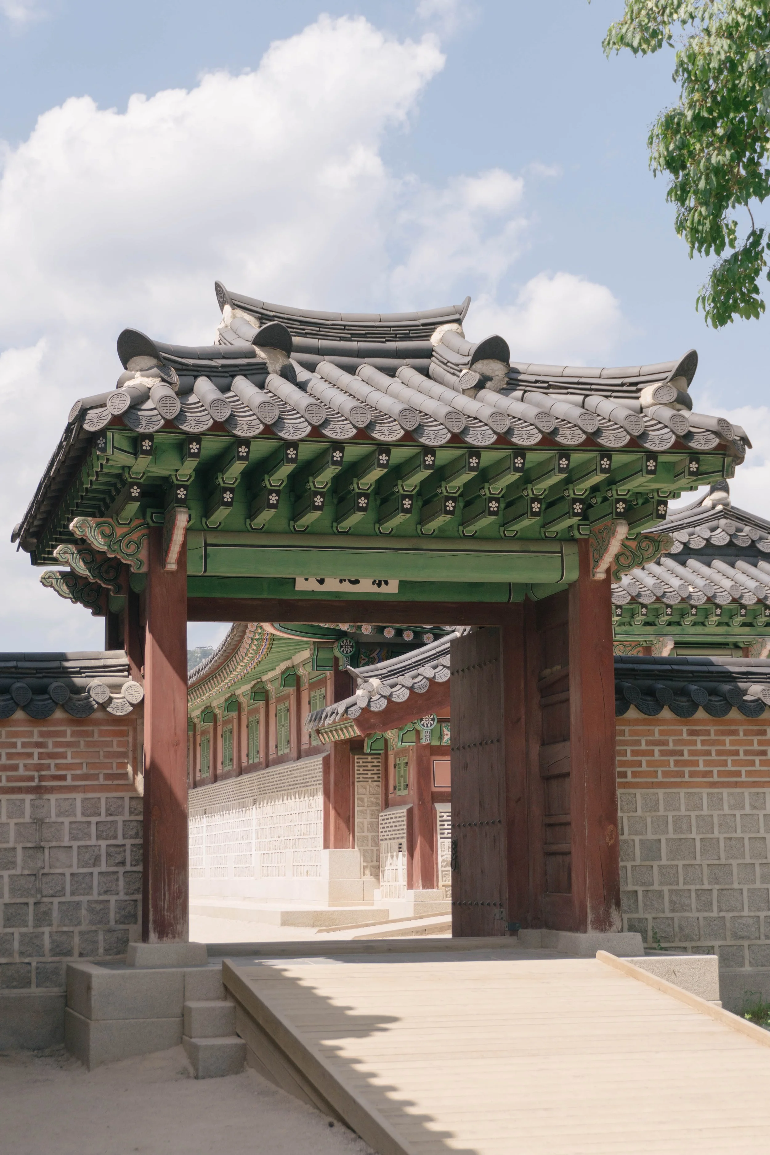 gyeongbokgung-palace-3_54023970323_o.jpg