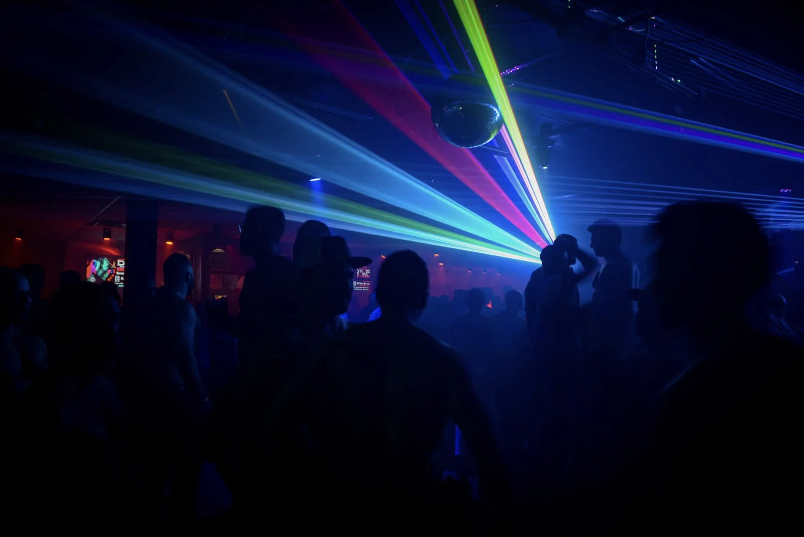 sydney-night-club-dancers-kincade-photography-2020.jpg