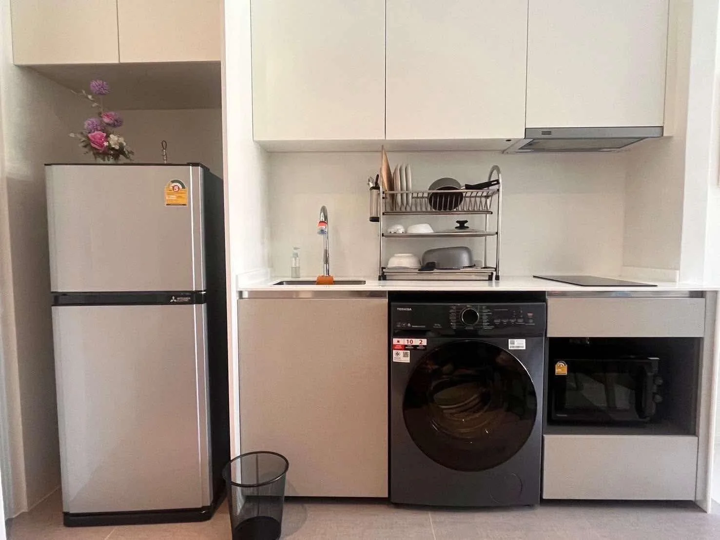 ulinary Efficiency & Style: The premium Modernform kitchen is a model of streamlined design, featuring integrated appliances