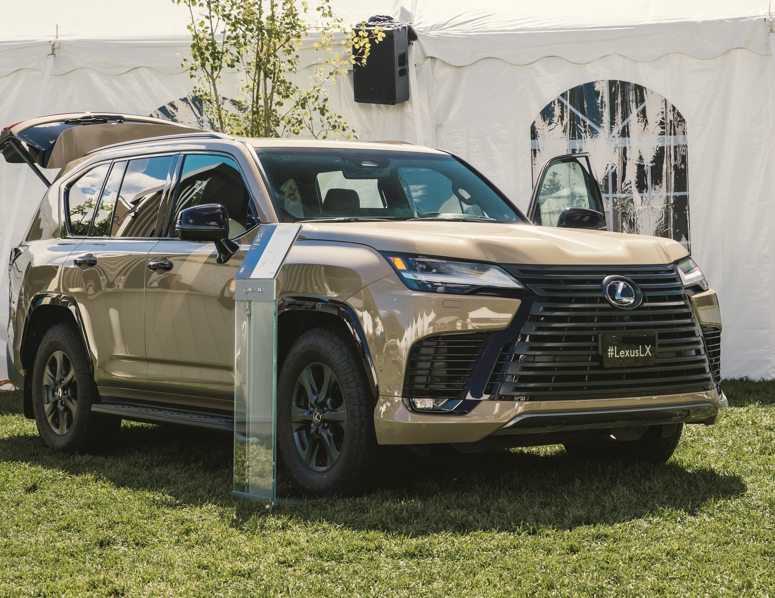 Lexus_FW25_GT1and2_LX700_2N1A0382.jpg