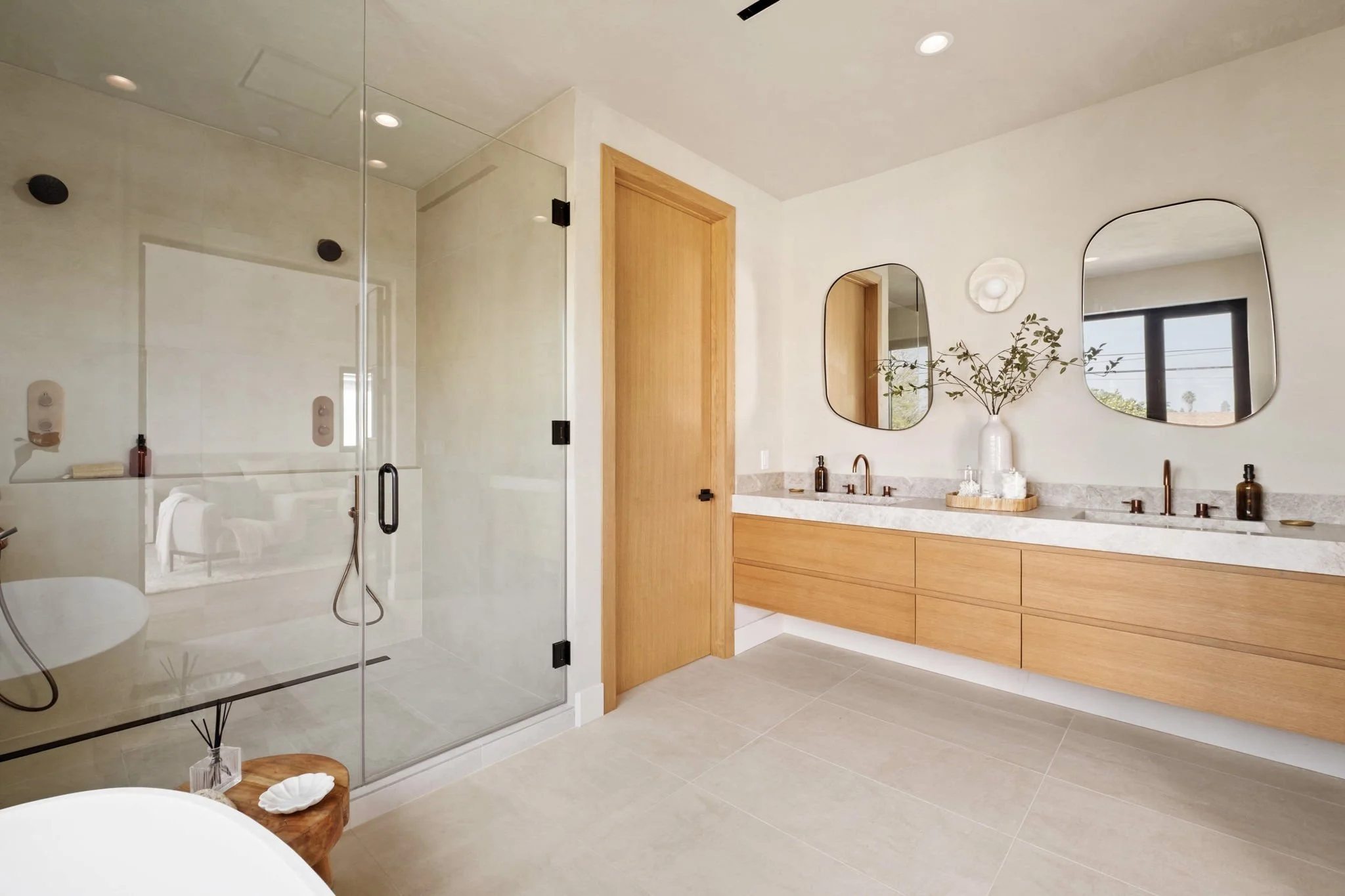 34-web-or-mls-4066-lyceum-ave 2.jpg