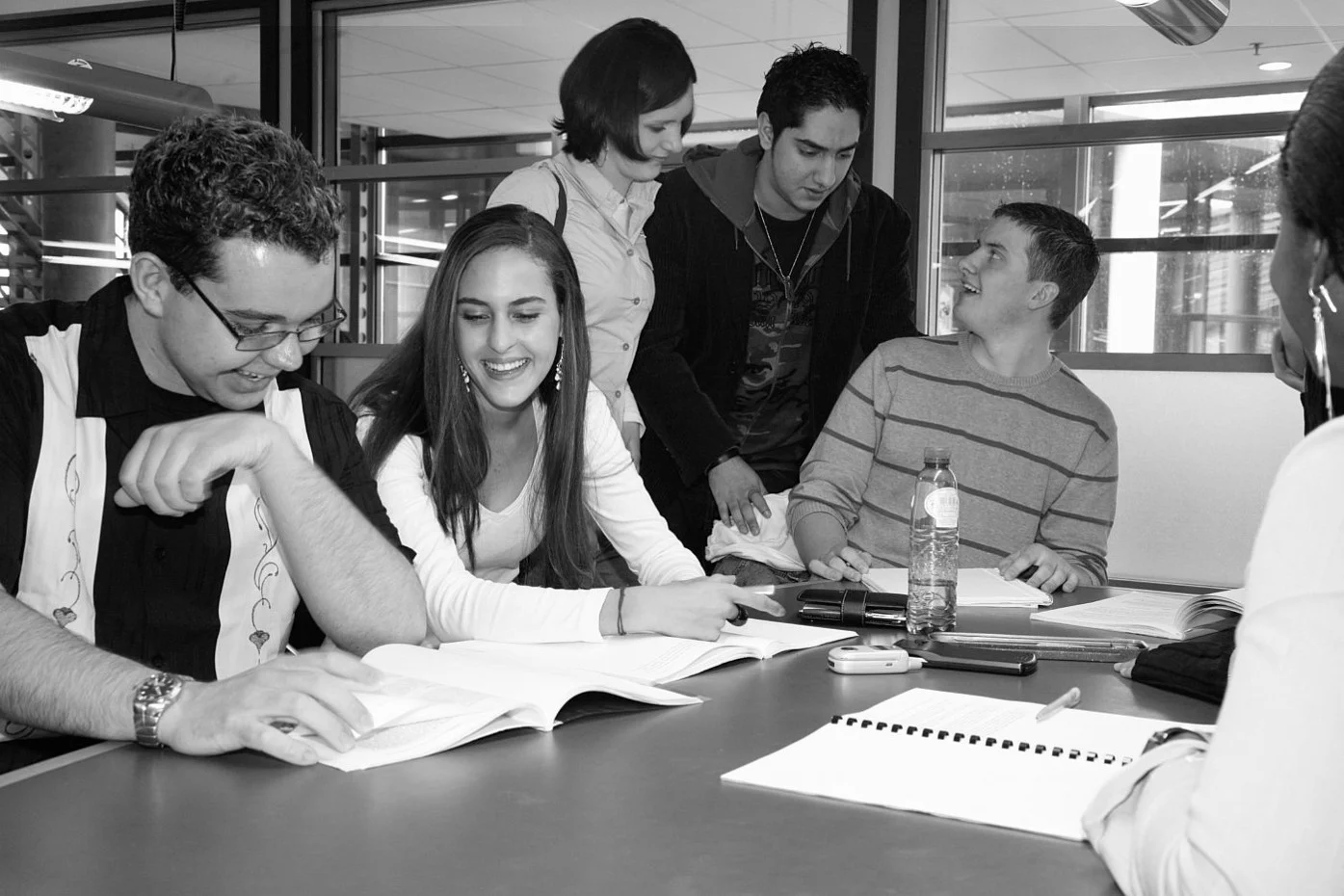 Study_in_group_in_the_HHS_library-grey.jpg