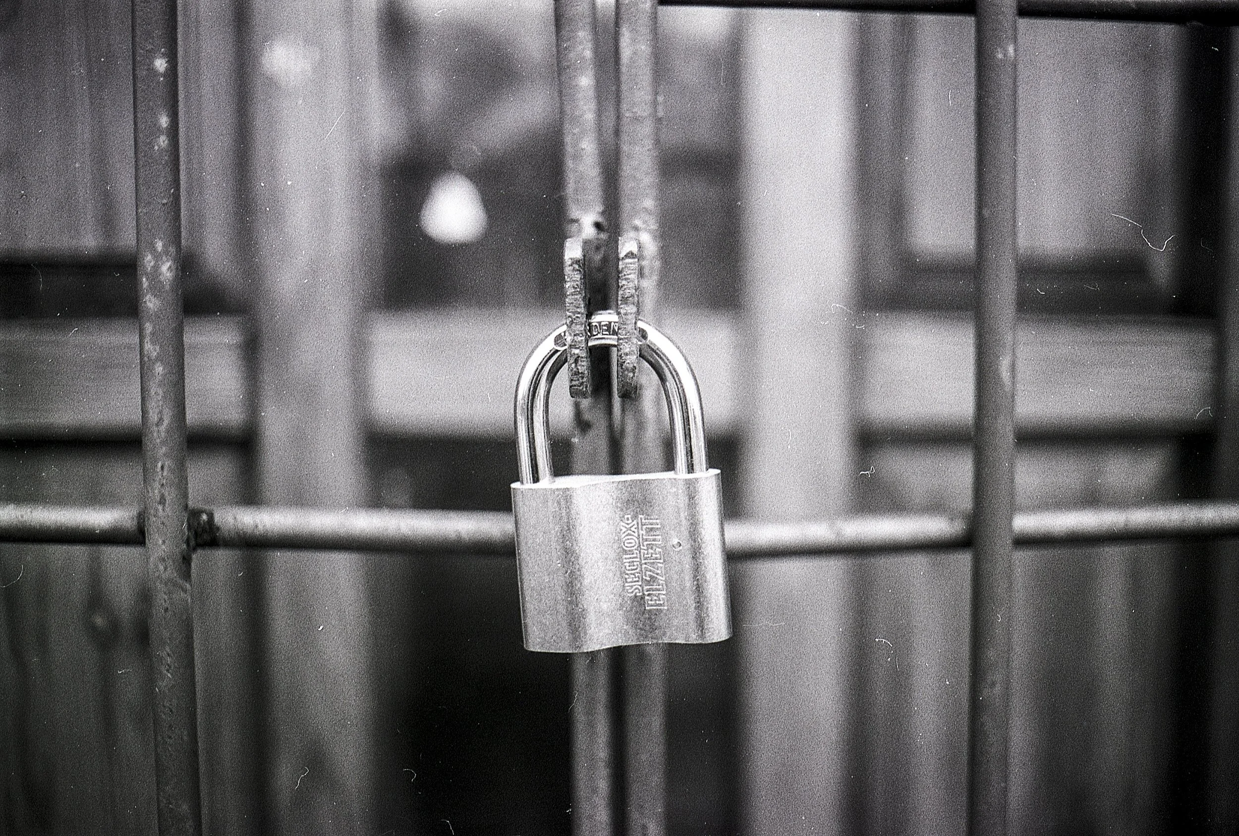 access-black-and-white-blur-270514.jpg
