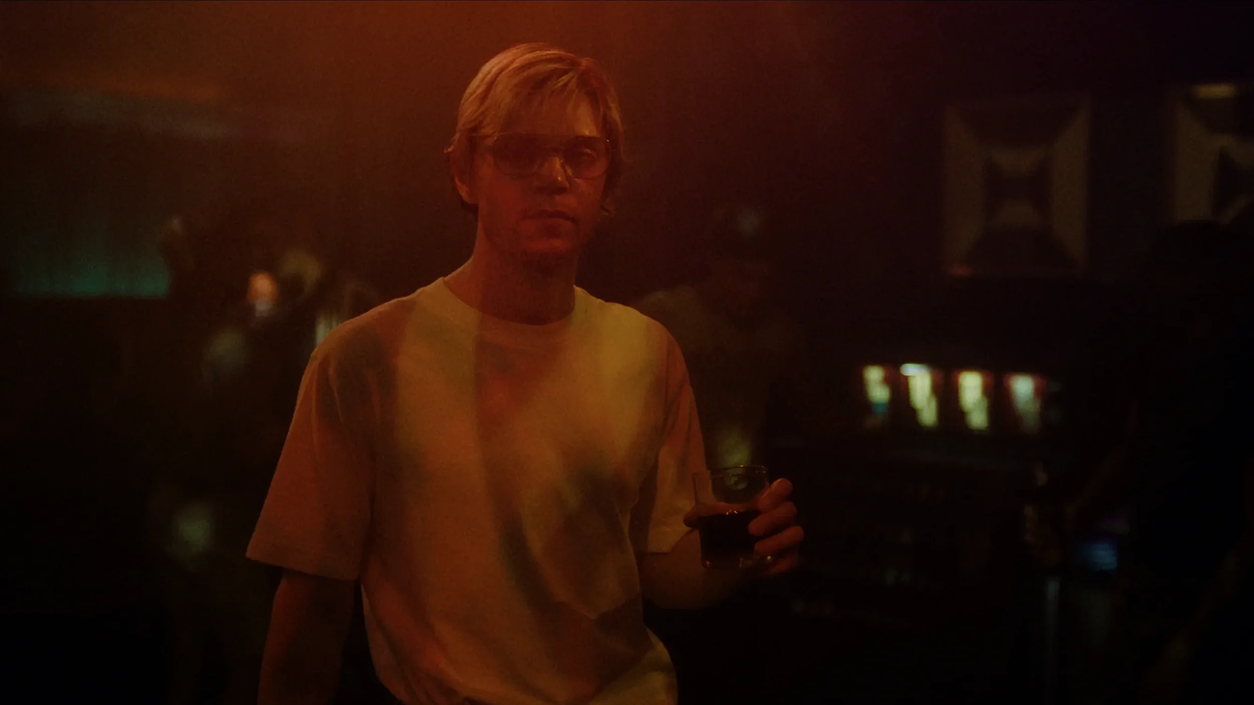 dahmer-netflix-evan-peters.webp