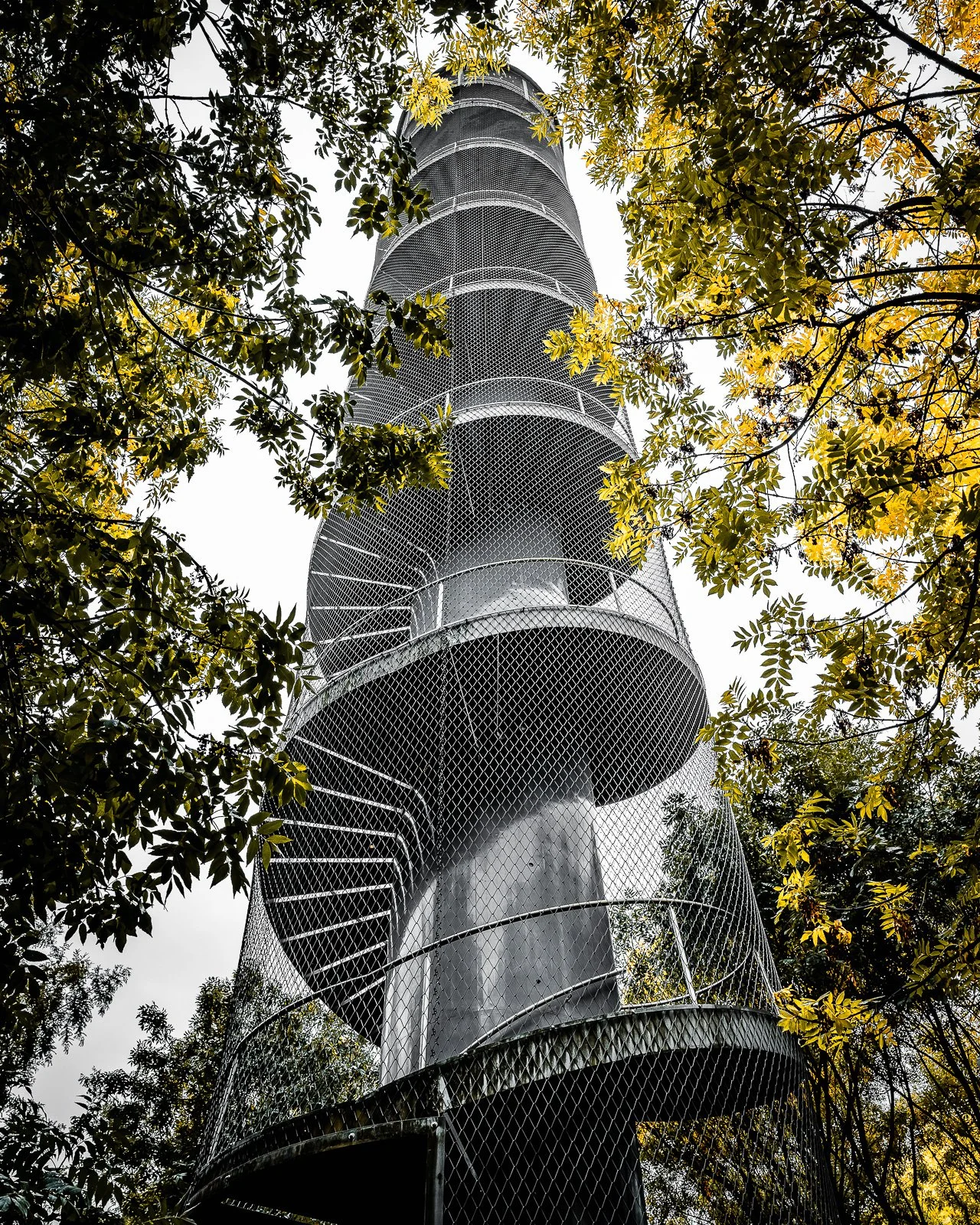 Zürich, der Blaue Turm in Örlikon
