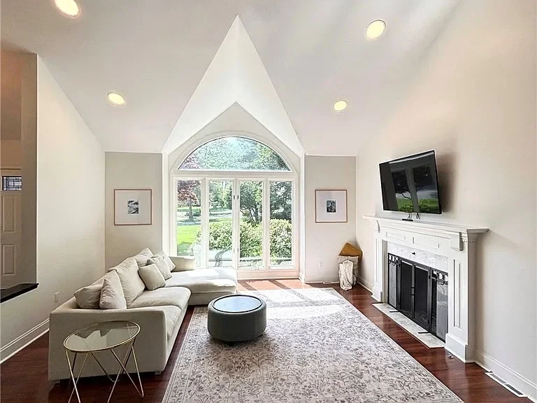6035 Whitegate Xing-13.webp