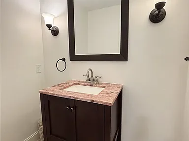 6035 Whitegate Xing-11.webp