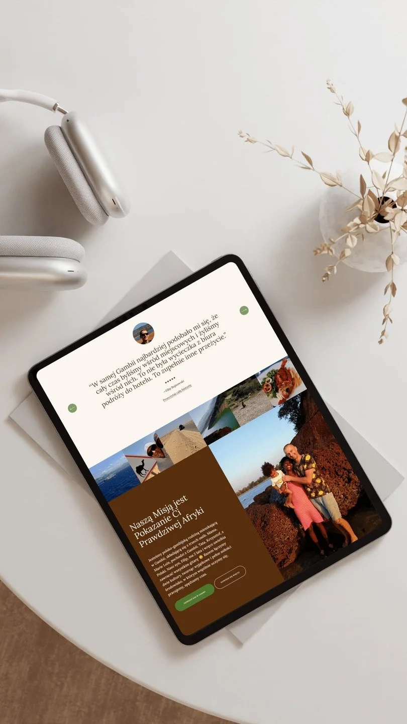 Strona internetowa Squarespace z programami wolontariatu i kulturą Afryki Zachodniej