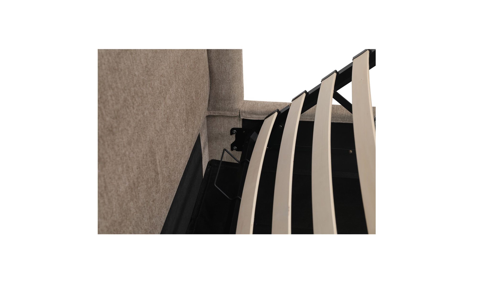 Muskoka Modern - BR Bed_0007_814012.jpg.jpg