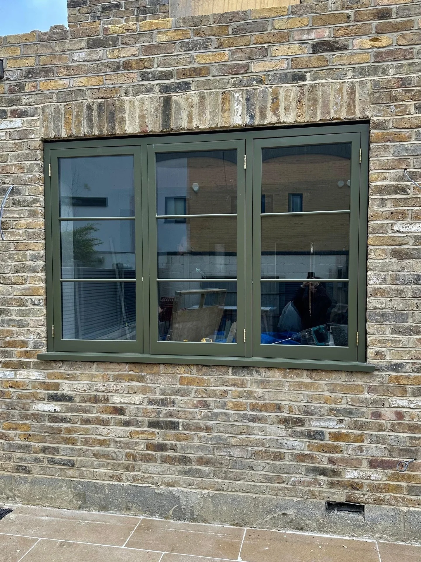 Irresistible this combo. 

Old stock bricks with a dark green splash of joinery is just wow. 

Comment like and share.