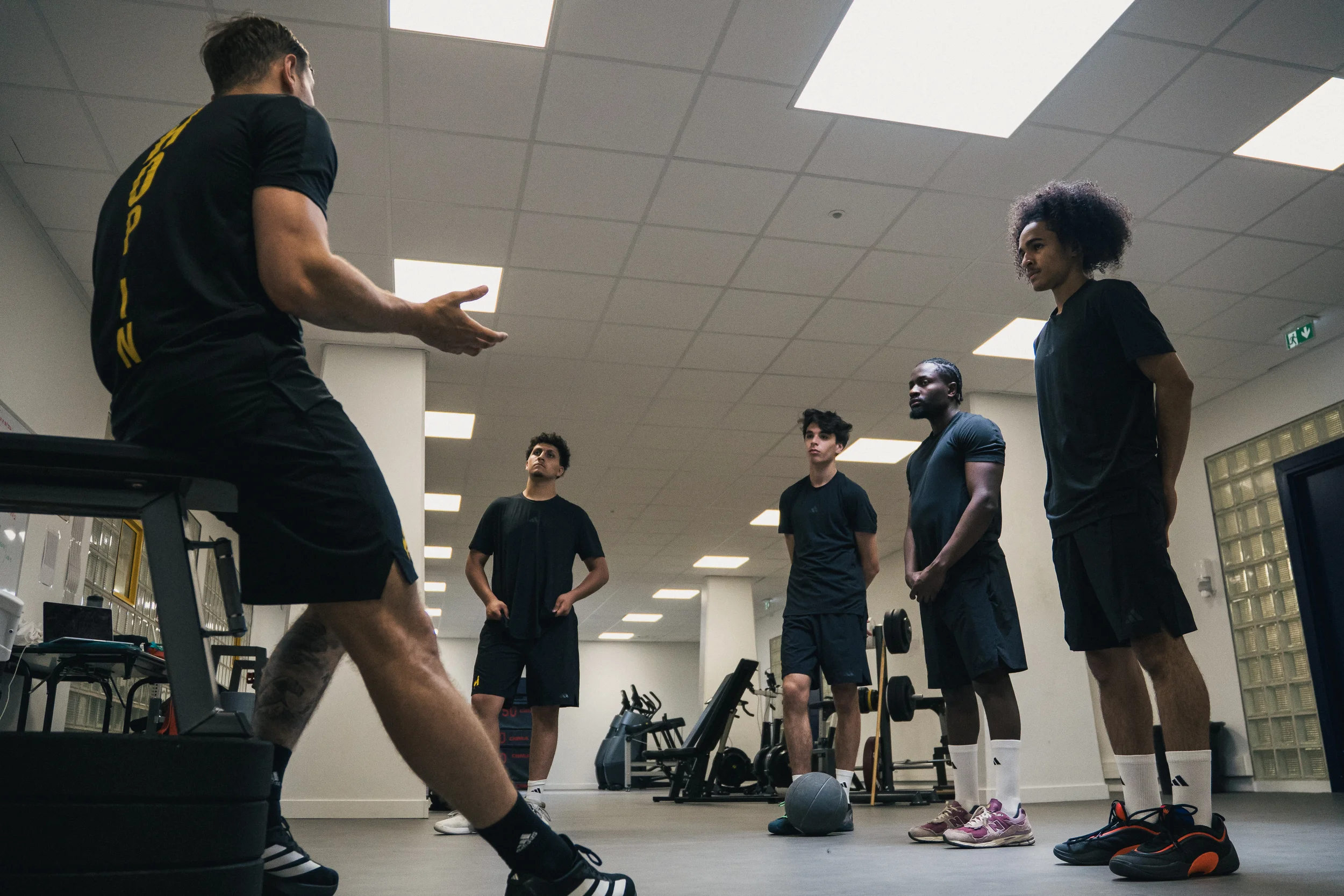Entraînement de jeunes encadré par le coach