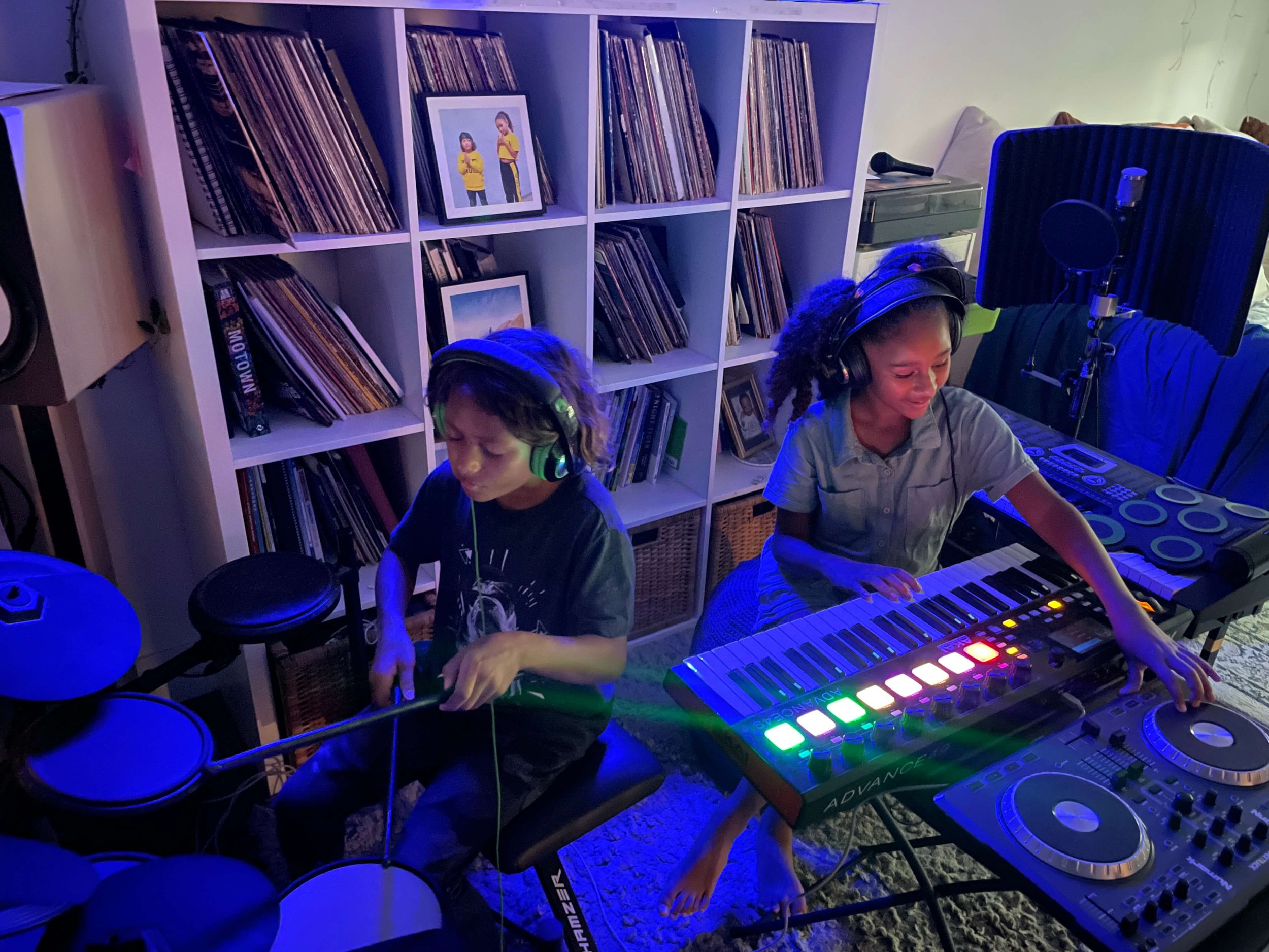 boy+girl+Making+Music+Together+beat+school+for+kids