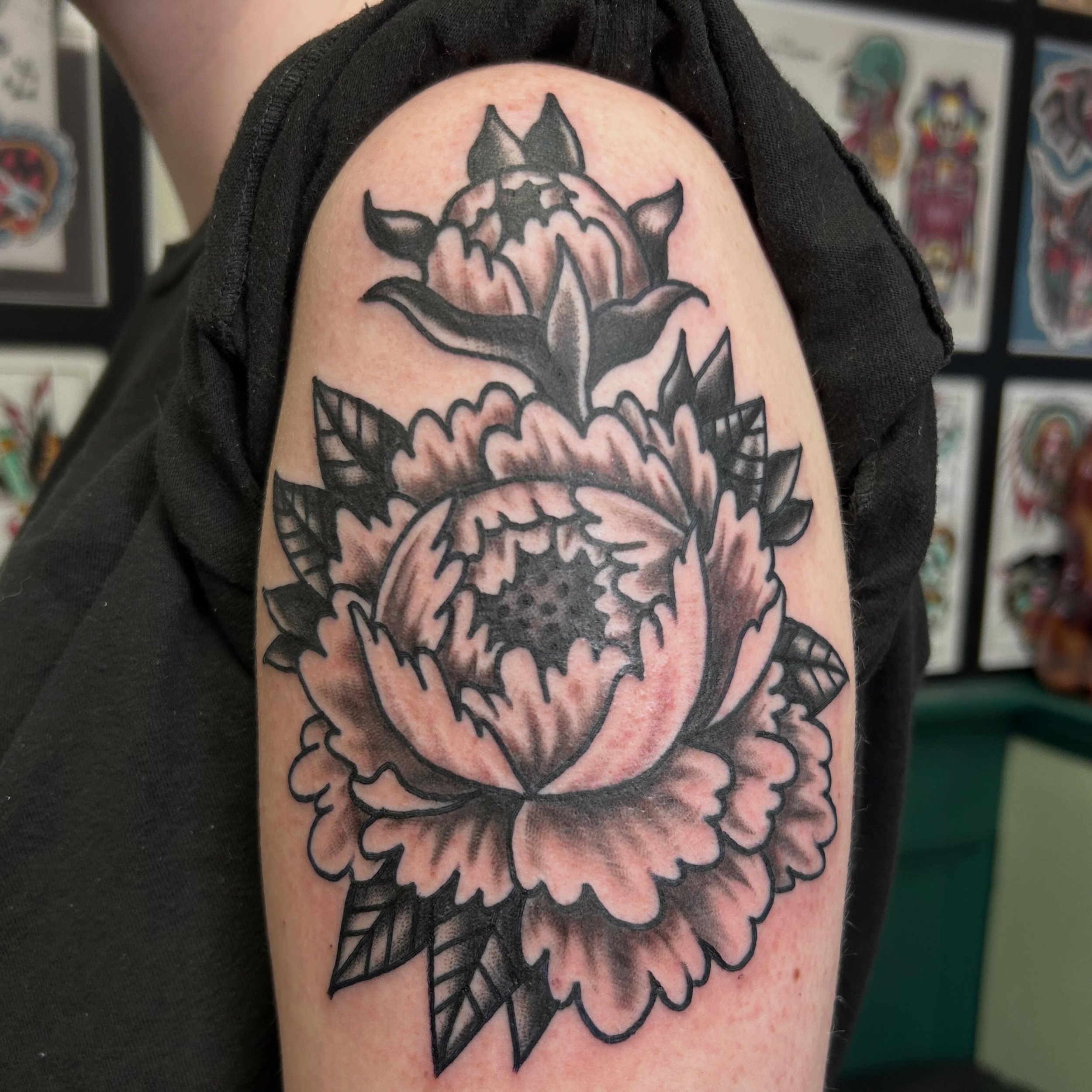Fresh peonies and healed strawberries. Both from my line book. Always booking, shoot me a DM or drop by @redelktattoo