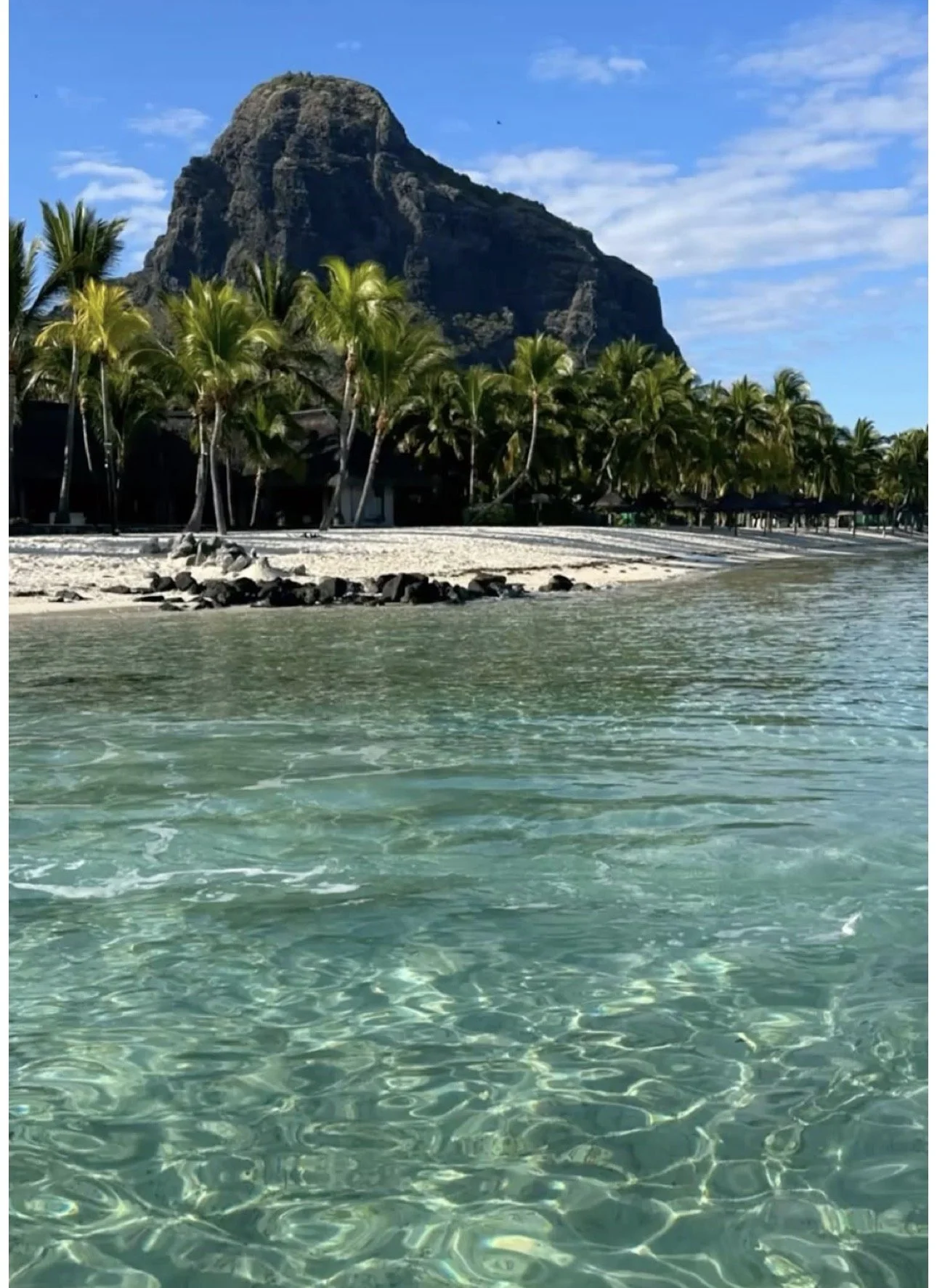 Plage du Morne, Île Maurice, destination idéale pour un voyage sur mesure avec Terra Nova Travel Planner, conseils personnalisés et itinéraire optimisé