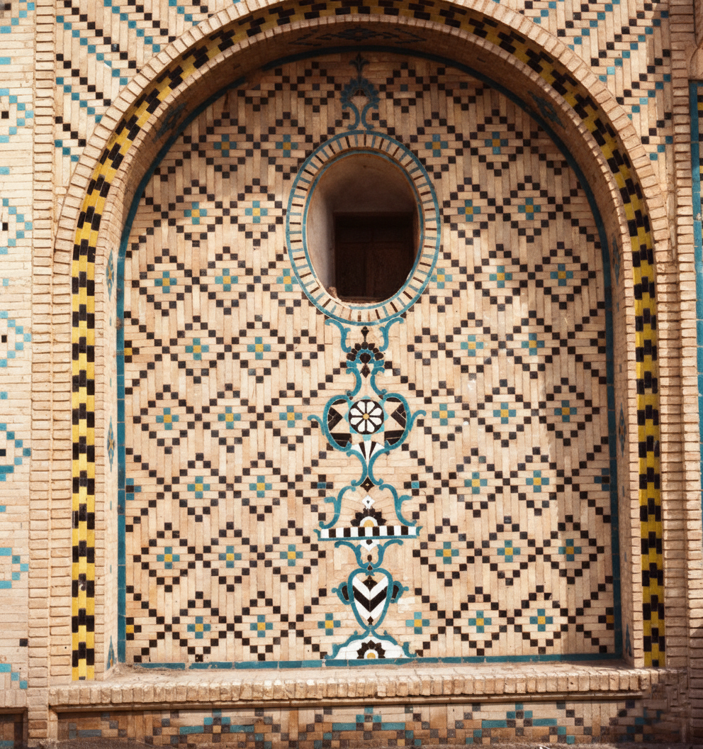 Ma‘qelī (معقلی), or bannā’ī (بنّایی، “of the builder”)