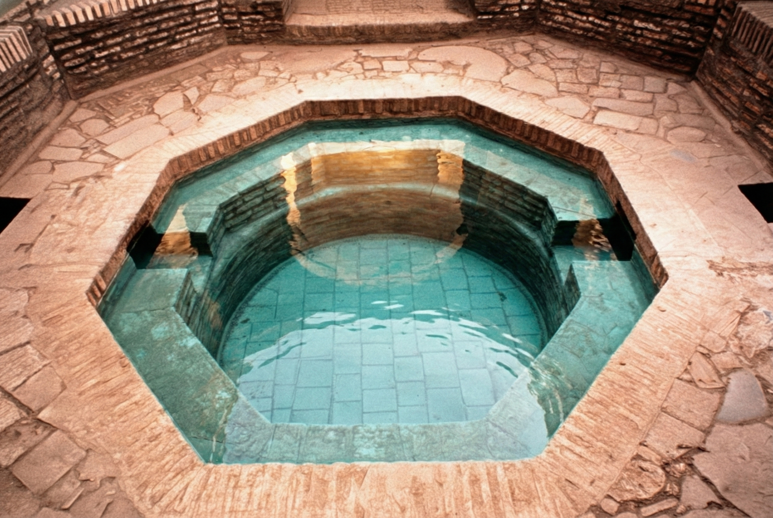 Kerman Ganjali Khan Bathhouse 6-1.png