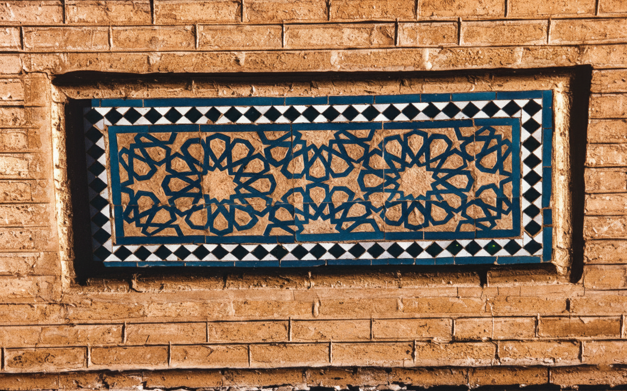 Shiraz Tomb of Hafez 24.png