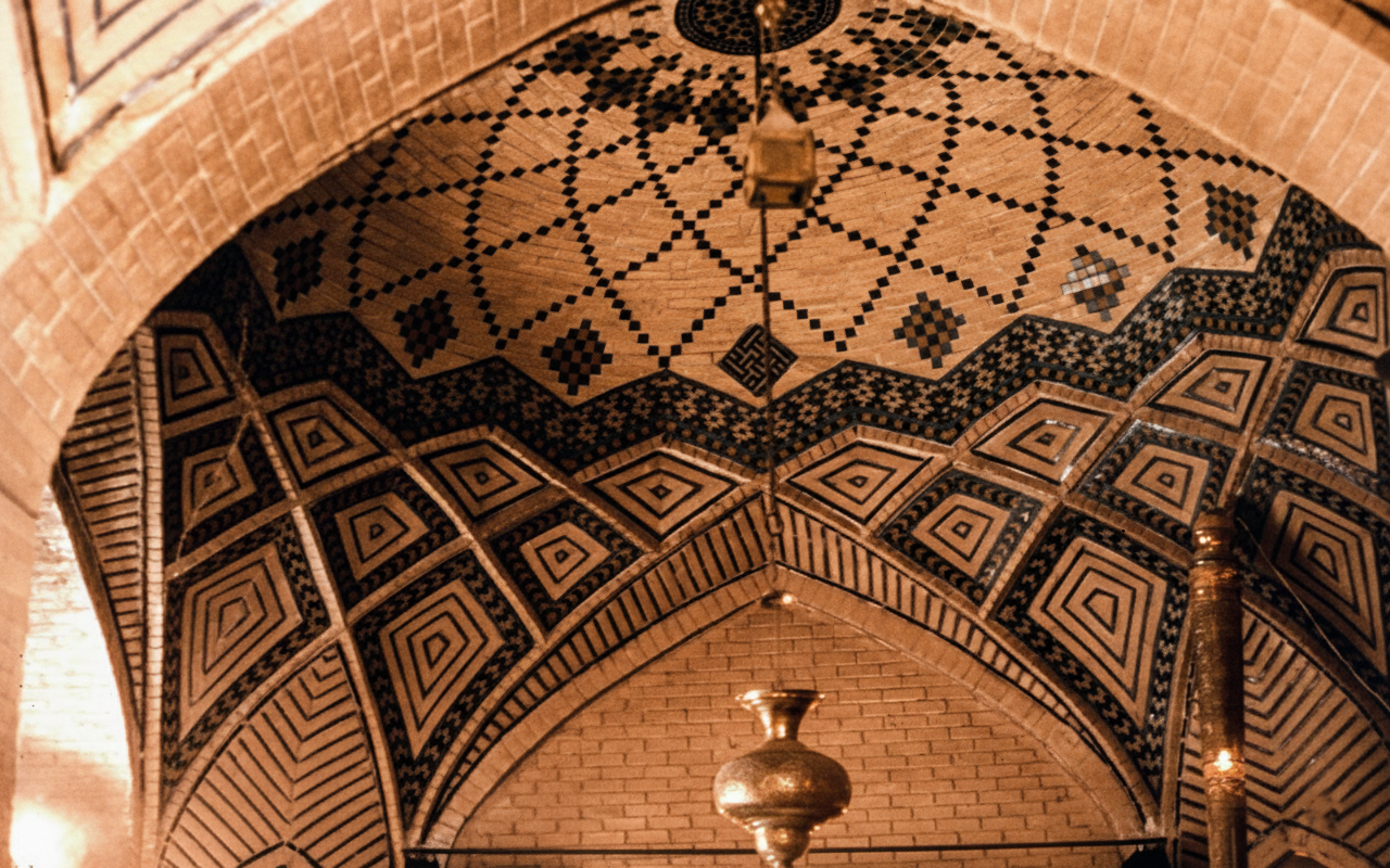 Shiraz Tomb of Hafez 10.png