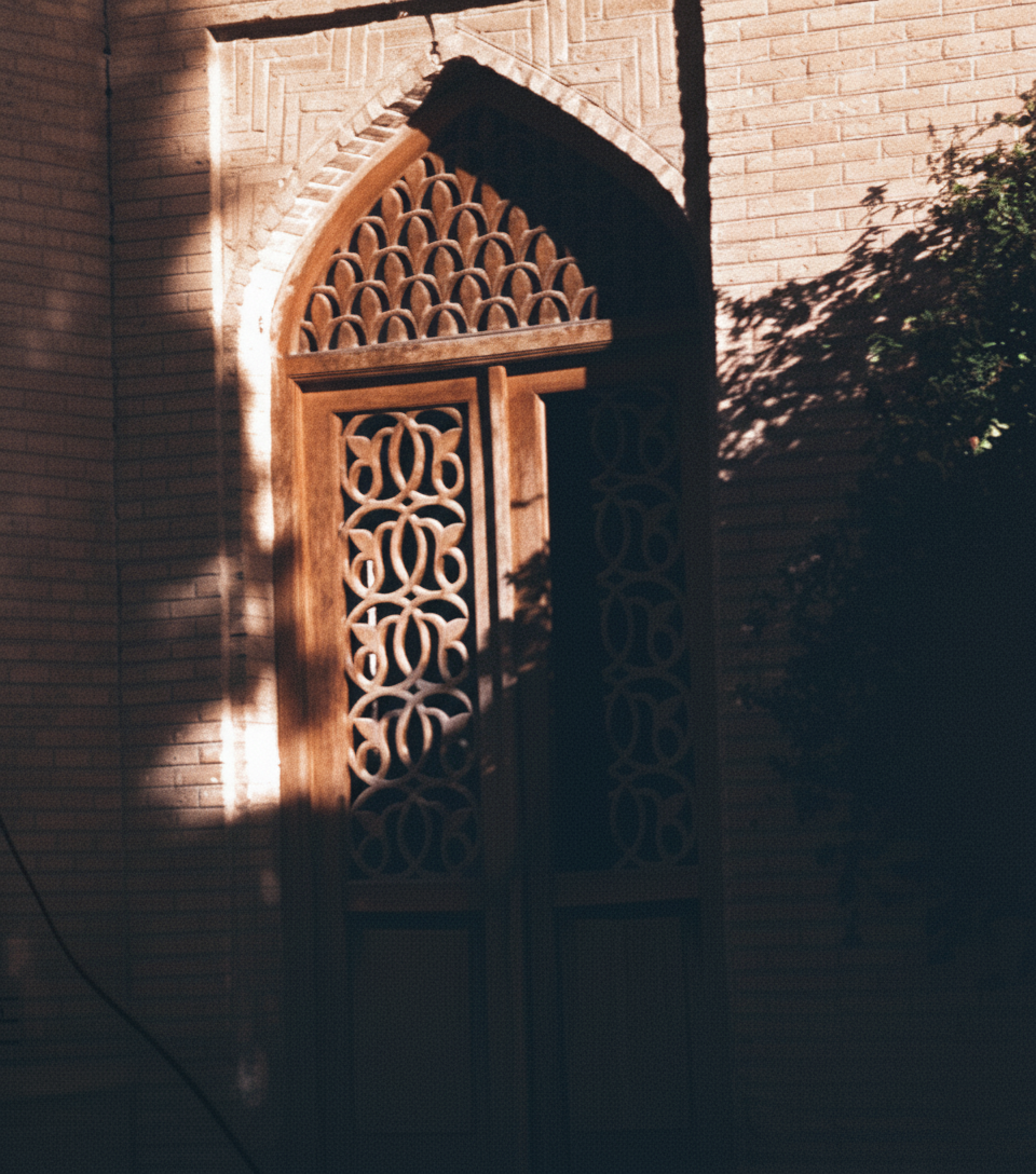 Shiraz Tomb of Hafez 14.png