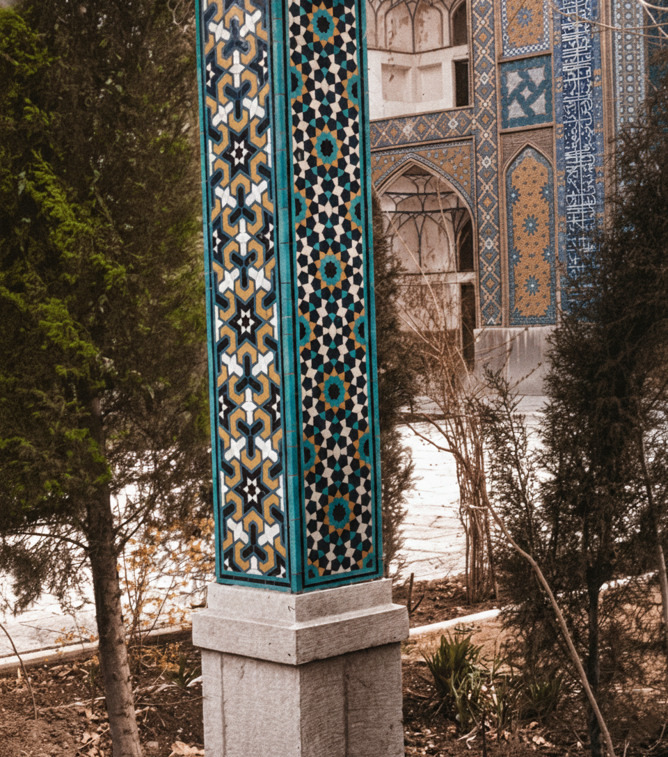 Isfahan Isfahan Chaharbagh School 12.png